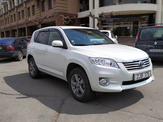 Toyota Rav 4 foto 1