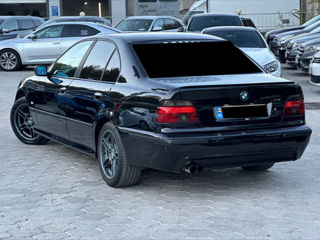 BMW 5 Series foto 3