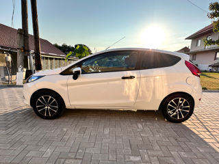 Ford Fiesta foto 5