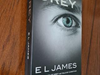 GREY E L James ( Trilogy Fifty Shades of Grey) English, nou