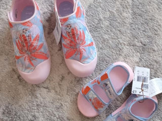 Sandale pentru fetițe.