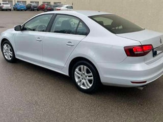 Volkswagen Jetta foto 2