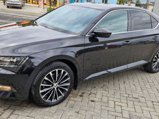 Skoda Superb foto 1