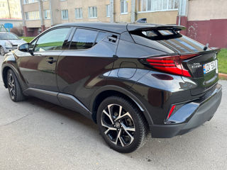 Toyota C-HR foto 4