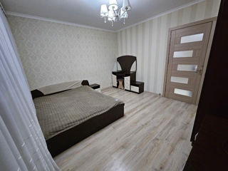 Apartament cu 2 camere, 57 m², Botanica, Chișinău foto 2