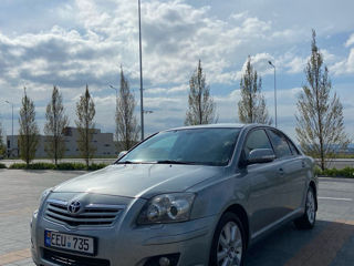 Toyota Avensis foto 1