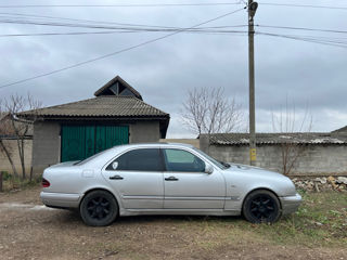 Mercedes E-Class foto 6