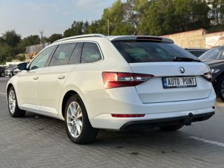 Skoda Superb foto 4