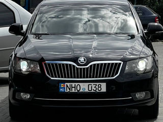 Skoda Superb foto 1