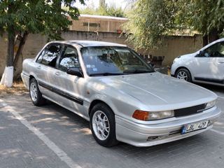 Mitsubishi Galant foto 1