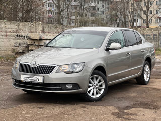 Skoda Superb foto 1