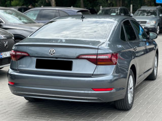 Volkswagen Jetta foto 5