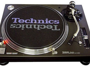 2x Technics SL-1210 MK5