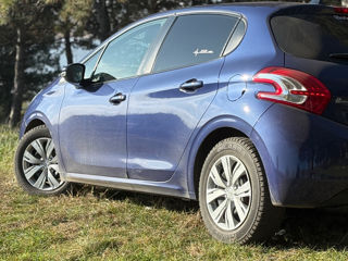 Peugeot 208 foto 6