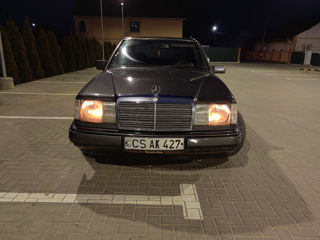 Mercedes E-Class foto 2