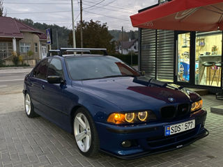 BMW 5 Series foto 3