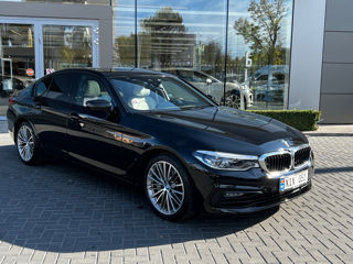 BMW 5 Series foto 1