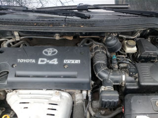 Toyota Avensis foto 10