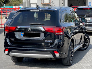 Mitsubishi Outlander foto 3