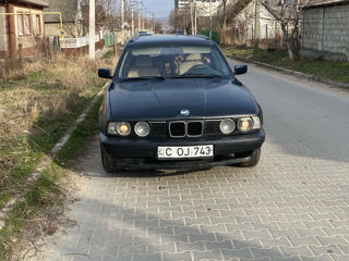 BMW 5 Series foto 2