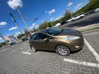 Ford Fiesta foto 6