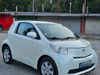 Toyota iQ