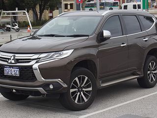 Mitsubishi Pajero Sport foto 9