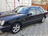 Mercedes E Class foto 1