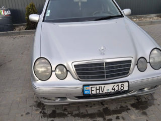 Mercedes E-Class foto 4