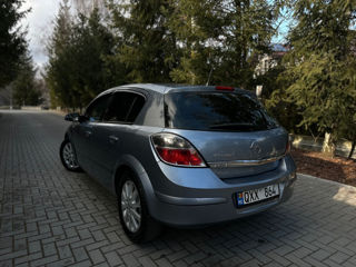 Opel Astra foto 2