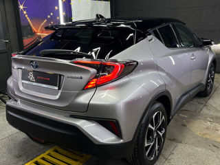 Toyota C-HR foto 2