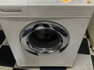 Miele Germany  7 kg 1600 rp/min . Lucrează perfect ! Scrim garanție . Livrare. Preț 5000 de lei