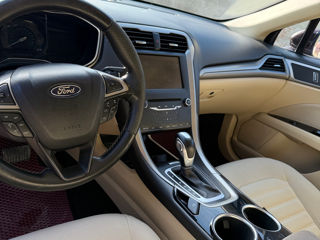 Ford Fusion foto 8