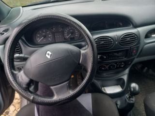 Renault Scenic foto 2