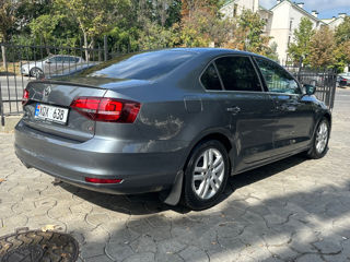 Volkswagen Jetta foto 5