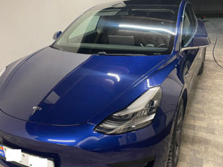 Tesla Model 3 foto 2