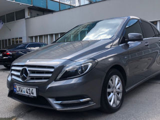 Mercedes B-Class foto 1