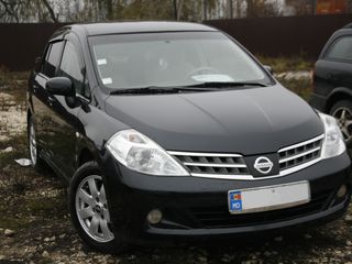 Nissan Tiida foto 8