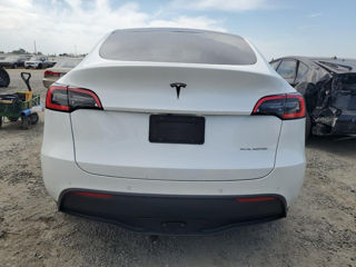 Tesla Model Y foto 5