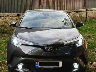 Toyota C-HR foto 1