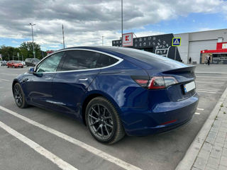 Tesla Model 3 foto 3