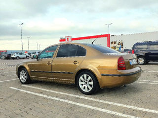 Skoda Superb foto 2