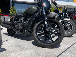 Indian Motorcycle Scout Rogue foto 4