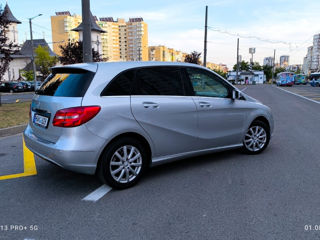 Mercedes B-Class foto 2