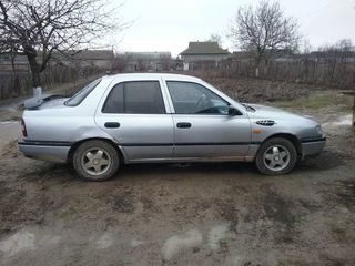 Nissan Sunny foto 4