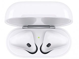 Apple AirPods 2 With Lightning Charging Case White. foto 3