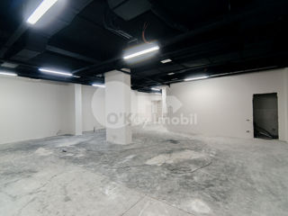 Spațiu comercial, 245 mp, Centru, 5000 € ! foto 5