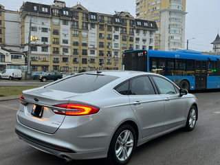 Ford Fusion foto 6