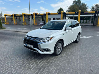 Mitsubishi Outlander foto 2