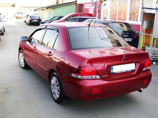 Mitsubishi Lancer foto 3